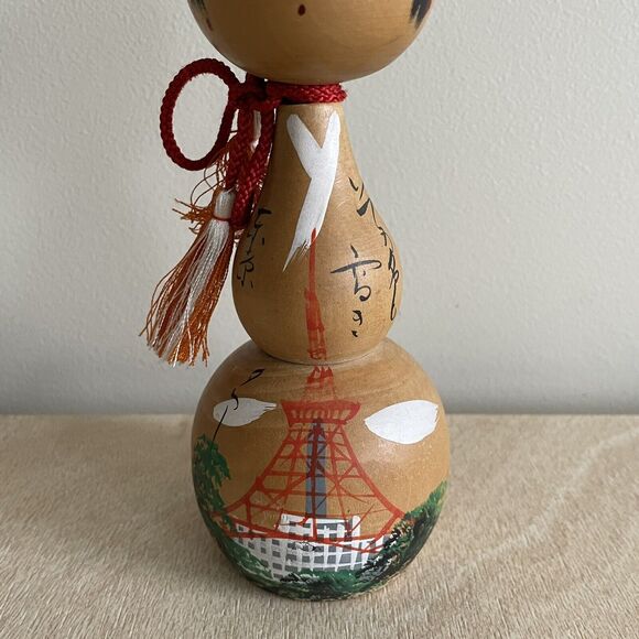 Hand Painted Wooden Japanese Kokeshi Doll 7” Tall Eiffel Tower Scene - Picture 6 of 10